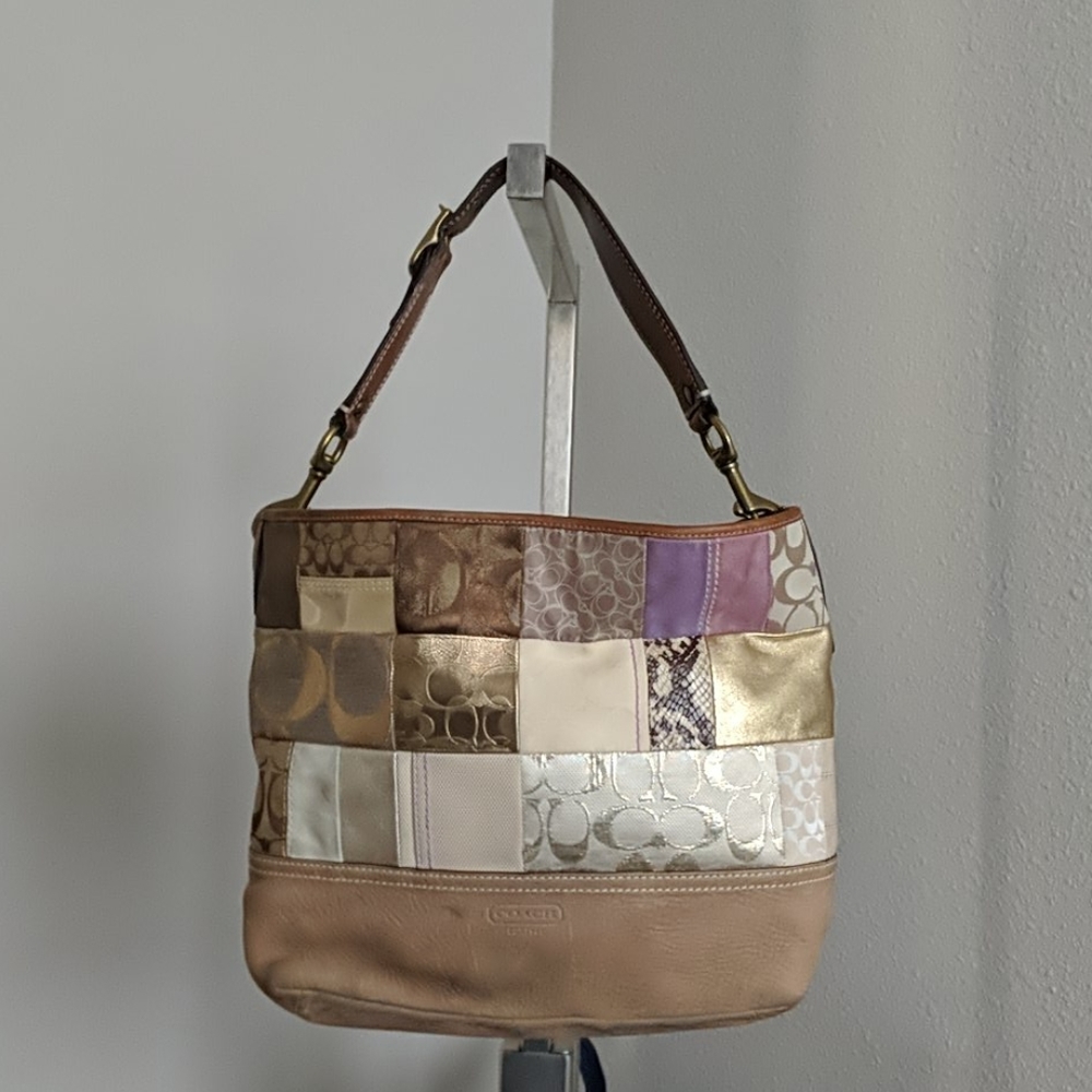 Coach purse B063-10003